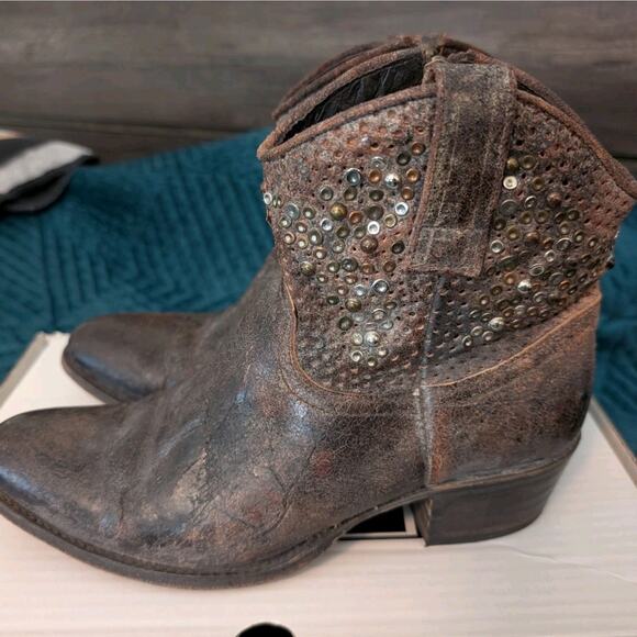 Frye Company Deborah Studded Gray Brown Size 9 M Western Boho Bohemian Cowgirl - Picture 1 of 9